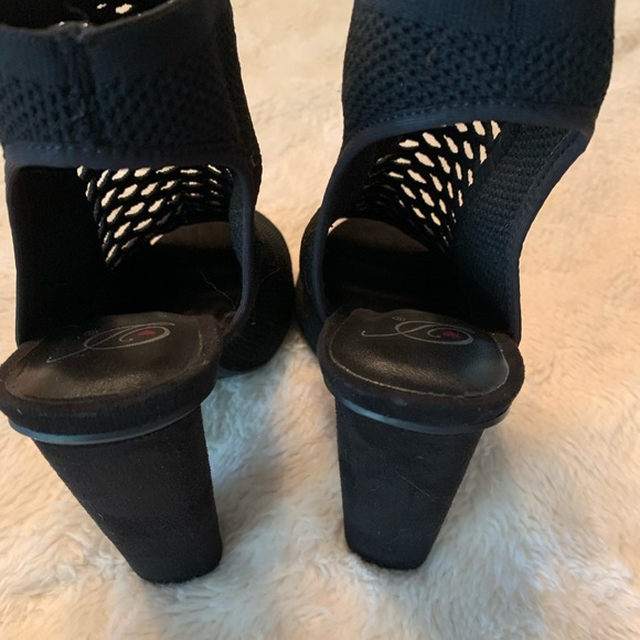 Open Toe Bootie - Picture 3 of 5